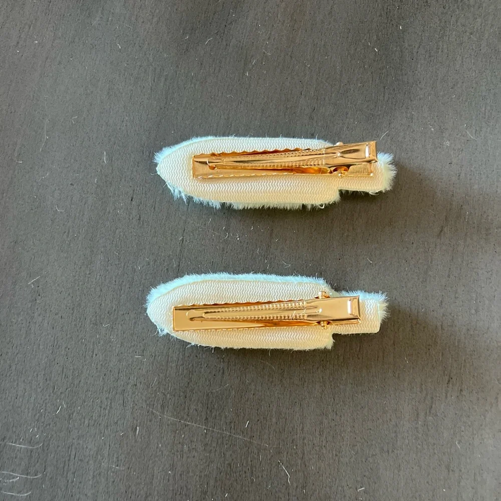 Light Mint Green Faux Fur Pastel Gold Prep Shaped 2 Two Alligator Clip Set Pair